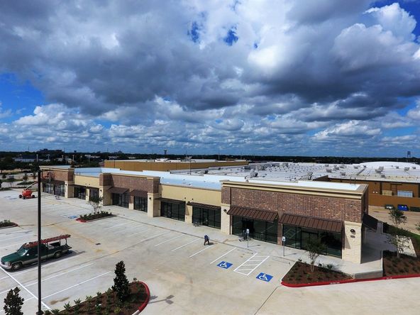 ±890 SF Retail Lease Space | 2305 Longmire Dr. | College Station, TX: 2305 Longmire Dr, College Station, TX 77845